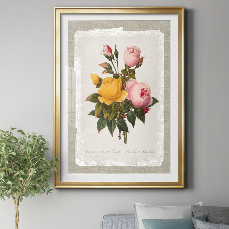 «Botanical Bouquet Roses», reproduction d'art graphique sur papier encadré, Doré, H 26,5 po x l 36,5 po x P 1,5 po