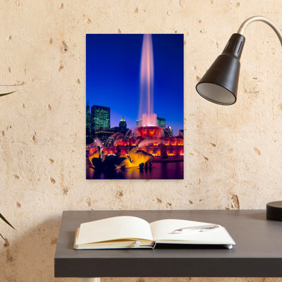 Buckingham Fountain at Night, Grant Park, Chicago, Illinois, États-Unis, art contemporain abstrait, art mural de la ville