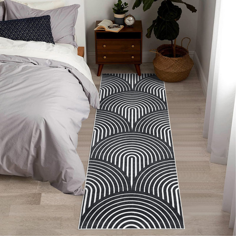 Tapis géométrique en polyester tissé à la machine Jilliana, Tapis de couloir 2 pi x 6 pi