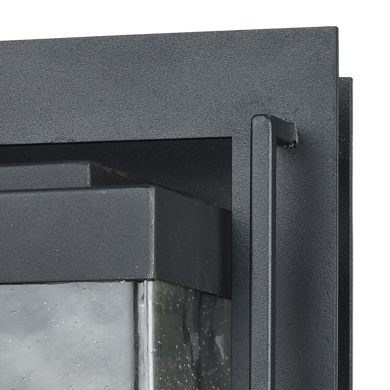 Applique murale d'extérieur 1 lumière de 12 po de hauteur Overton - Noir mat, H 12 po x l 6 po x P 5 po