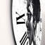 Portrait monochrome d'une femme afro-américaine I - horloge murale moderne-60329383