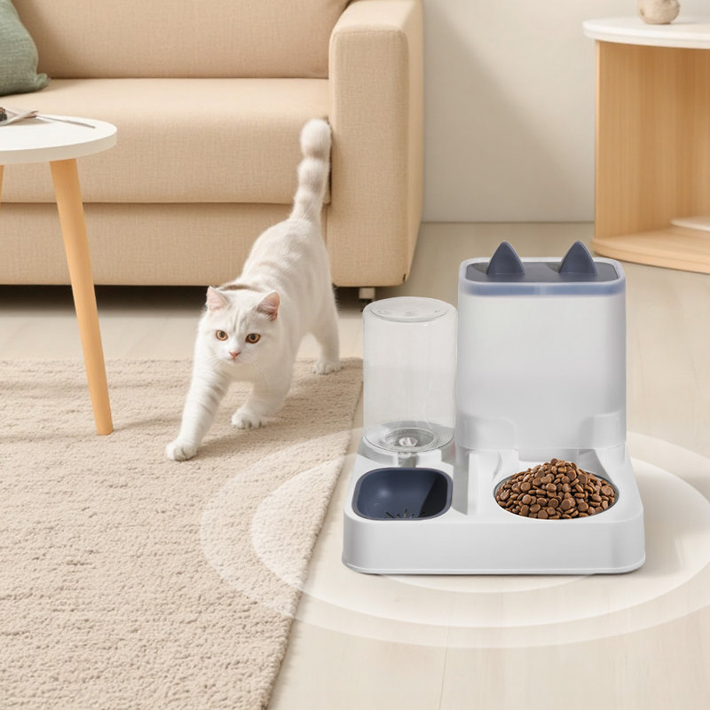 Anti-Skid Hybrid Feeder/Toy