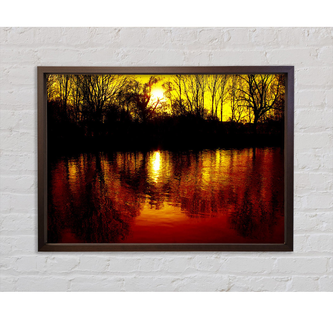 Ockerfarbener See Reflexionen bei Sonnenuntergang - Einzelbildrahmen Kunstdrucke auf Leinwand