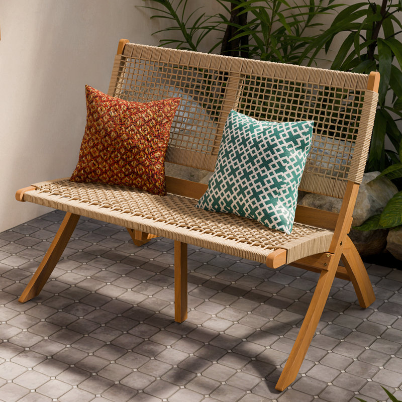 Fauteuil Solana bois noyer, tissu beige crème