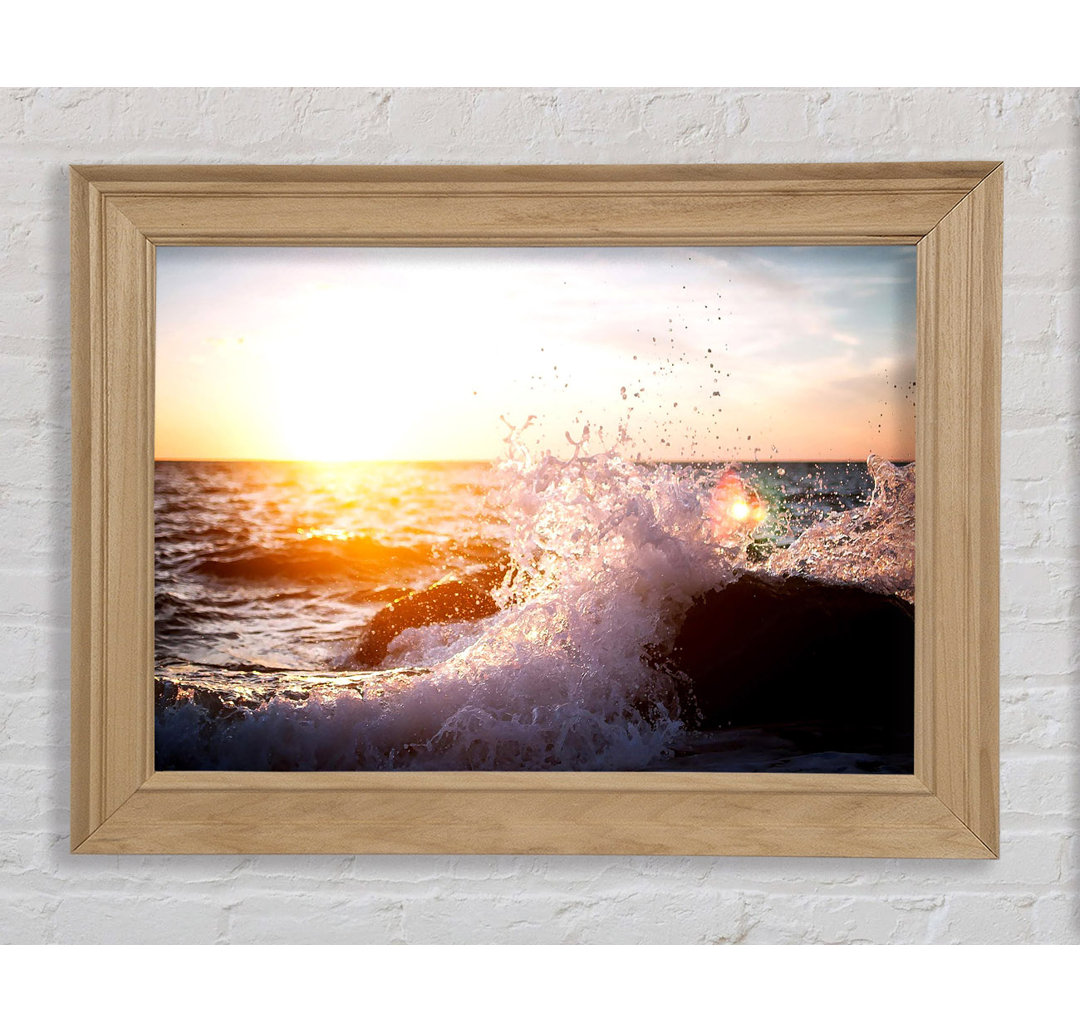 Crashing Waves In The Sunset - Einzelne Bilderrahmen Kunstdrucke