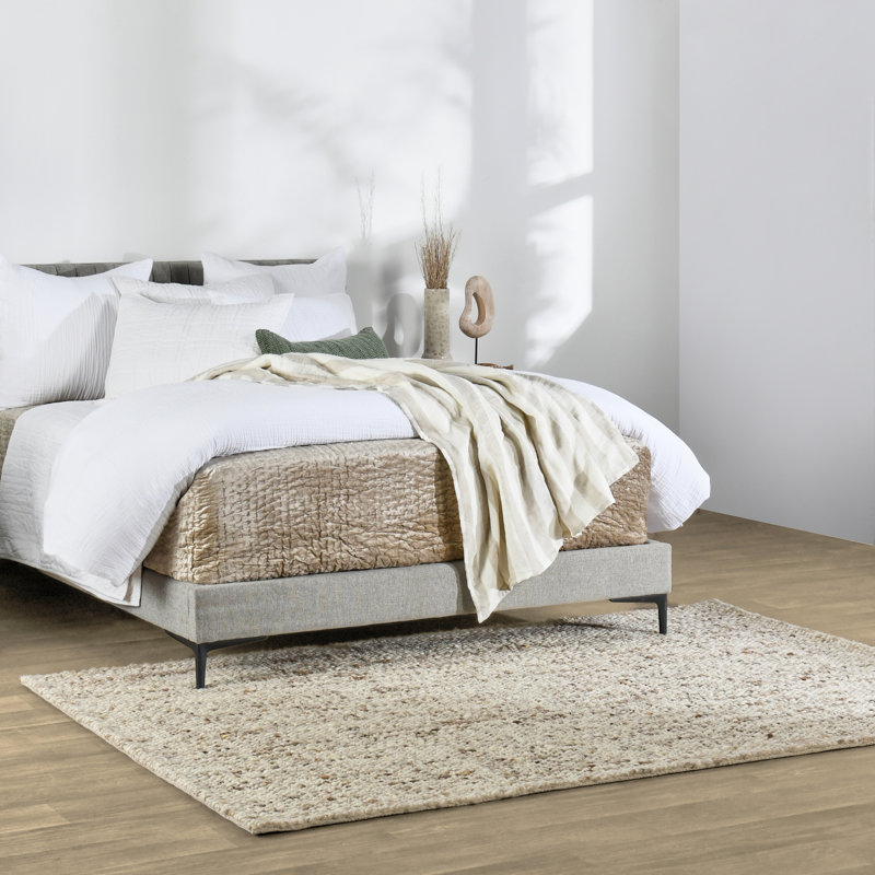 Wool Abstract Area Rug in Ivory, Rectangle 5' x 8'