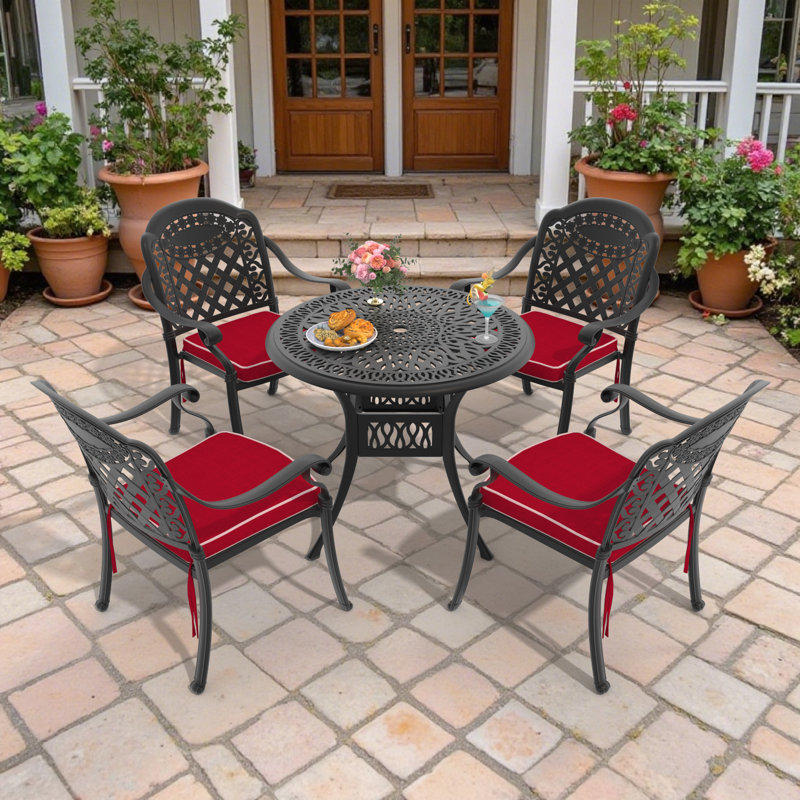 Ensemble de salle à manger rond de patio 5 pièces de 90 cm (35,43 po) avec trou pour parasol, 4 chaises empilables avec coussins rouges