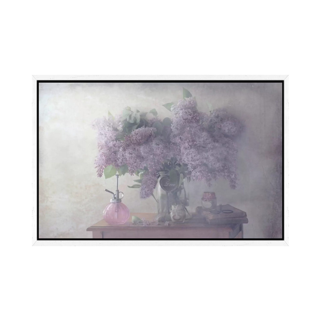 Sweet Lilacs von Delphine Devos - Galerie-verpackte Leinwand Giclée auf Leinwand