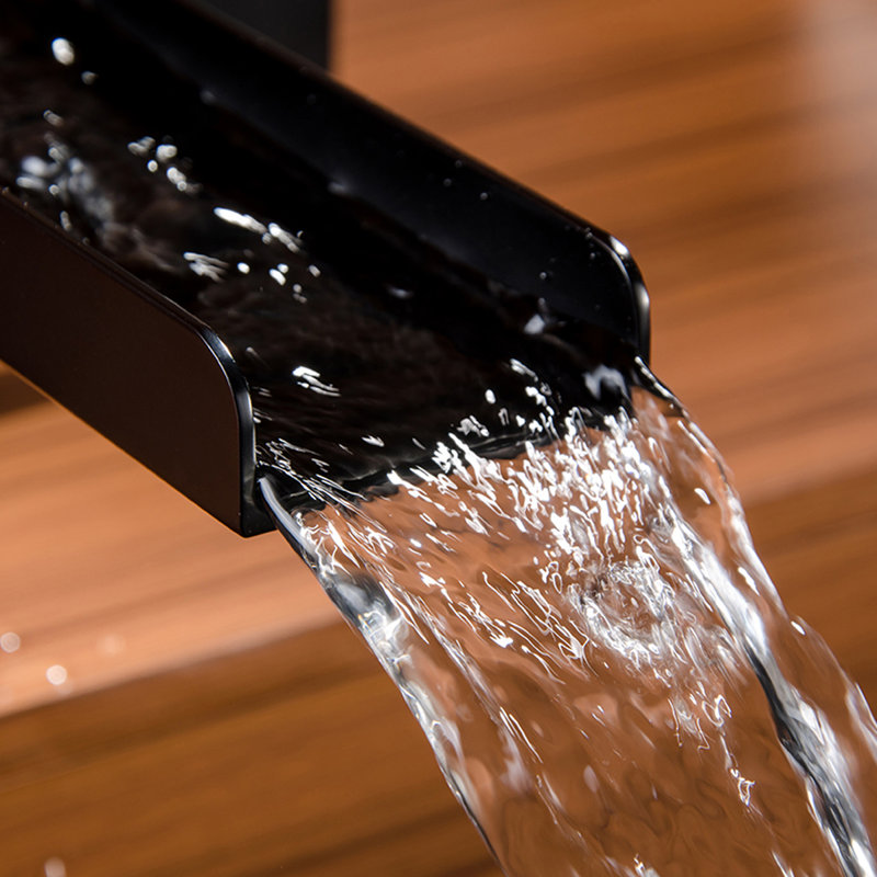 Robinet de baignoire romaine monocommande à fixation sur le comptoir avec douche à main