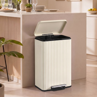 Poubelle à pédale en acier inoxydable 8 gallons avec couvercle à fermeture en douceur