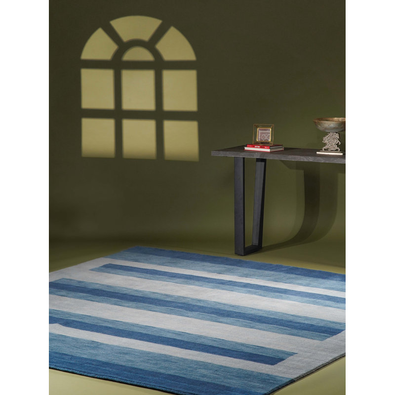 TAPIS DE CONDUITE EN LAINE DE COULEUR Noué à la main Kenshawn - Carré | Bleu bleu clair, design moderne contemporain, antidérapant fait main à poils longs