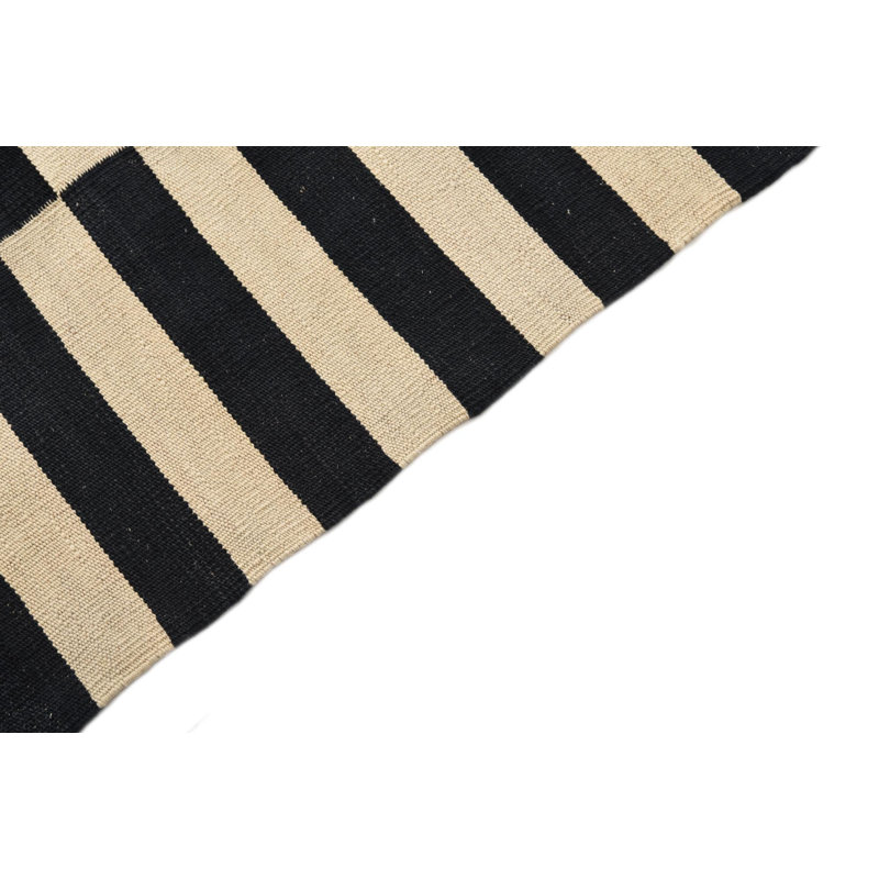 Tapis noir et blanc Ohlson