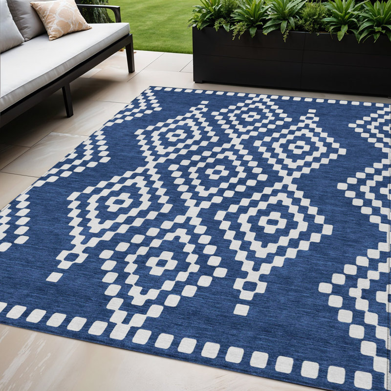 Tapis extérieur lavable géométrique bleu marine et ivoire 5 pi x 8 pi