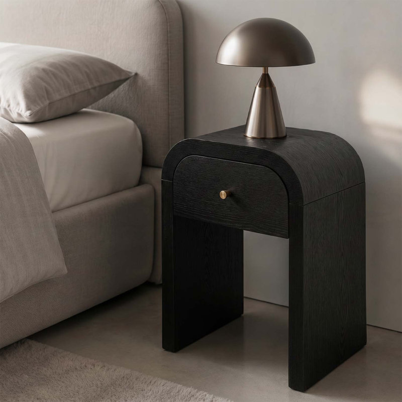 Table d'appoint courbée en bois noir avec 1 tiroir et table de chevet à bord arrondi pour les chambres et les salons modernes