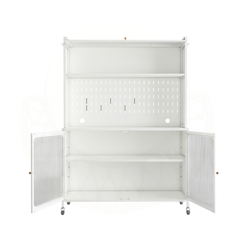 Grand garde-manger avec portes en verre et tablettes réglables, parfait pour le rangement organisé dans n'importe quelle pièce