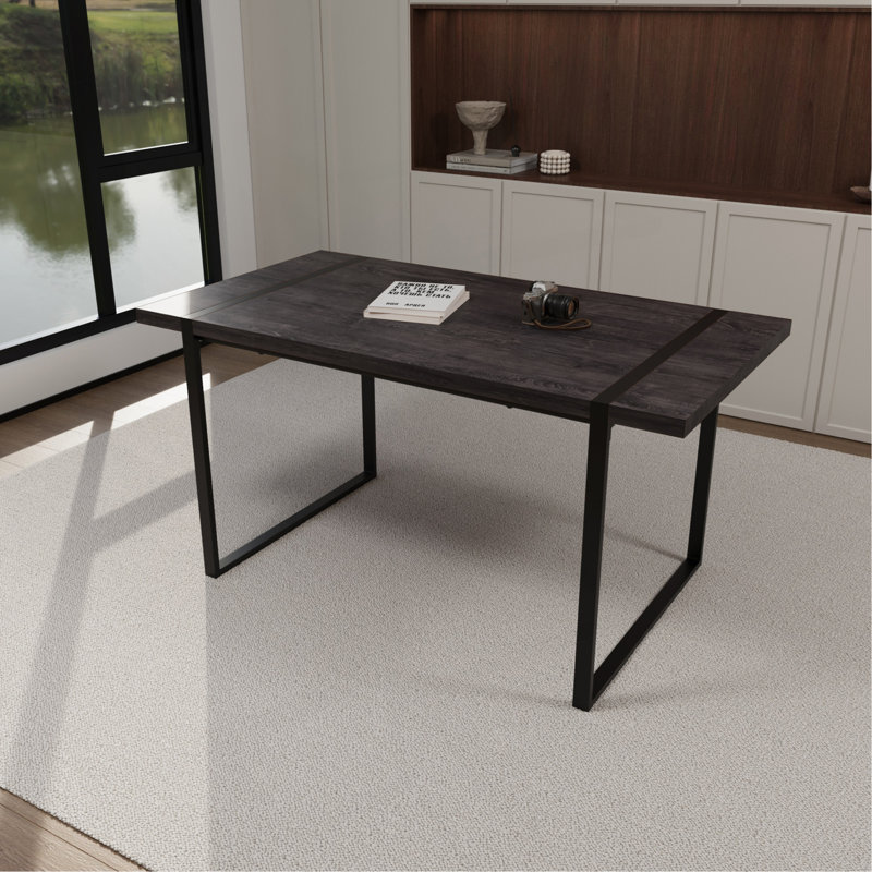 Table de salle à manger 59 po en bois aggloméré rectangulaire industriel moderne noir, 4 à 6 personnes, 1,5 po d'épaisseur en bois d'ingénierie et pieds en métal rectangulaires noirs, utilisé pour la maison et la cuisine