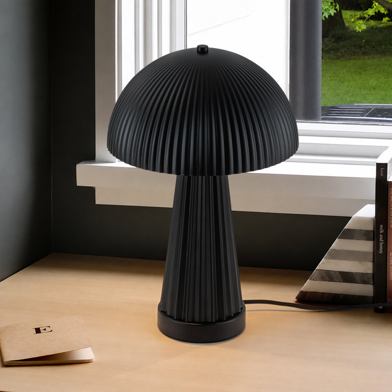 Lampe de table en métal