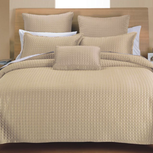 Classic Modern & Contemporary Sateen Quilt, Cream Circle