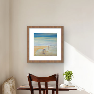 Children at the Beach - Reproduction matte encadrée contemporaine
