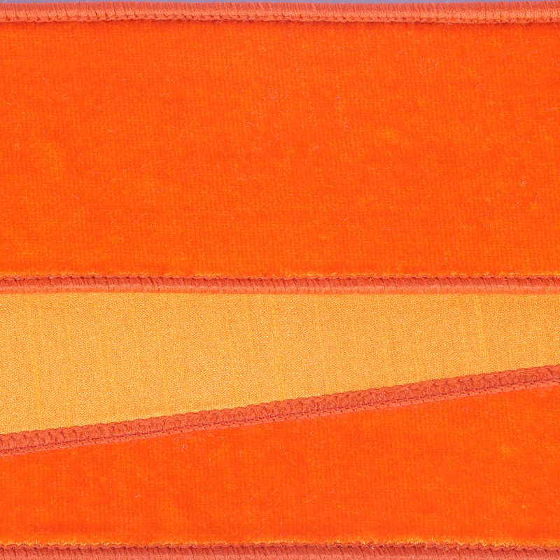 Ruban câblé en velours orange 2,5 po x 10 po Vickerman. Envers en dupion orange., Orange