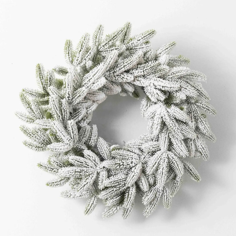 Couronne de Noël enneigée enneigée pour l'hiver - 22 po