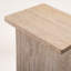 Table de bout à piédestal en marbre beige 22 po