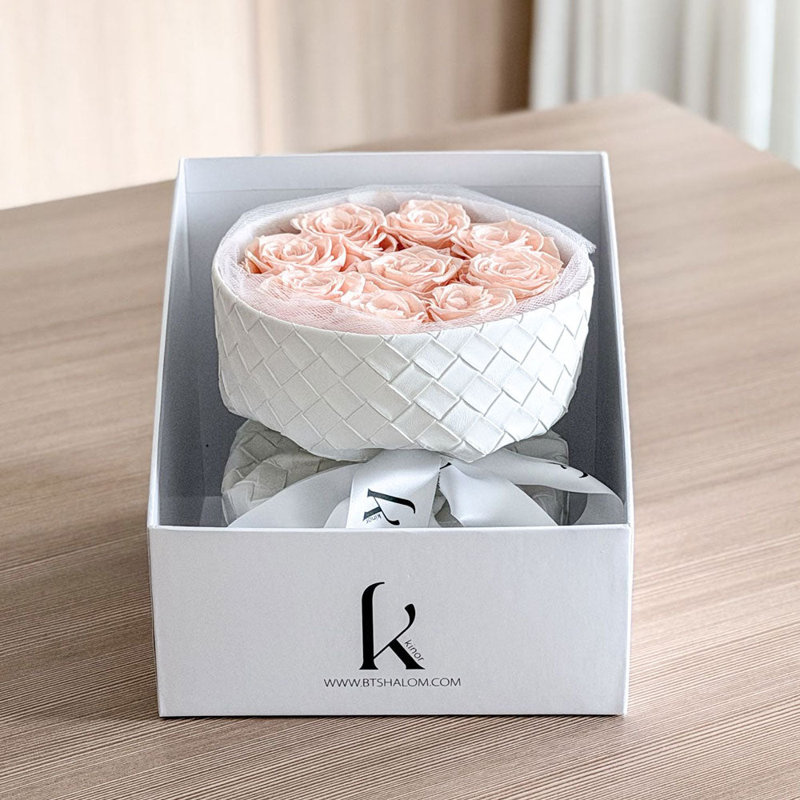 Bouquet de cuir avec roses préservées, Rose