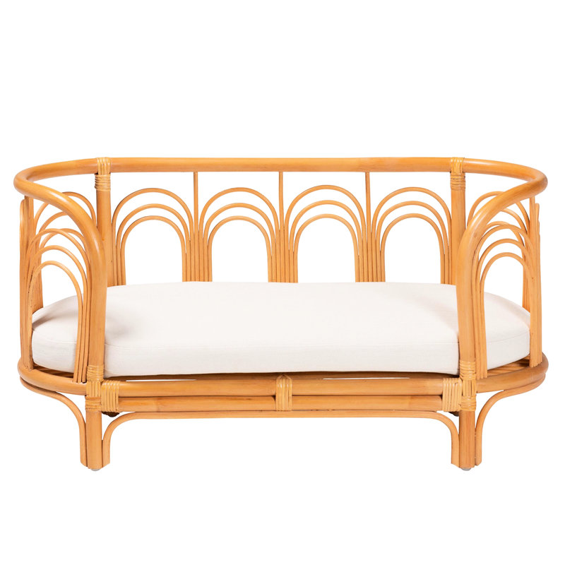 Lit pour animal de compagnie de style bohémien fabriqué à partir d'une structure ajourée naturelle agrémentée de coussins décoratifs rembourrés en mousse amovibles, légers et préfabriqués, couleur miel, d'une profondeur de 15,71 po,