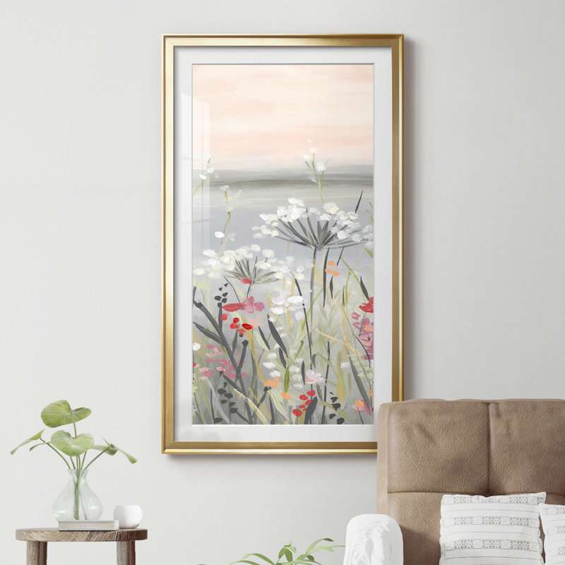«Blush Wildflowers II», reproduction d'art graphique encadrée, Encadrement doré, H 14,5 po x l 26,5 po x P 1,5 po