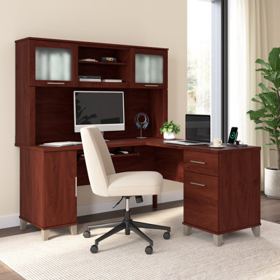Bureau en L 60 po avec huche et rangement Paelynn, bureau d'ordinateur d'angle, bois moderne, cerisier Hansen