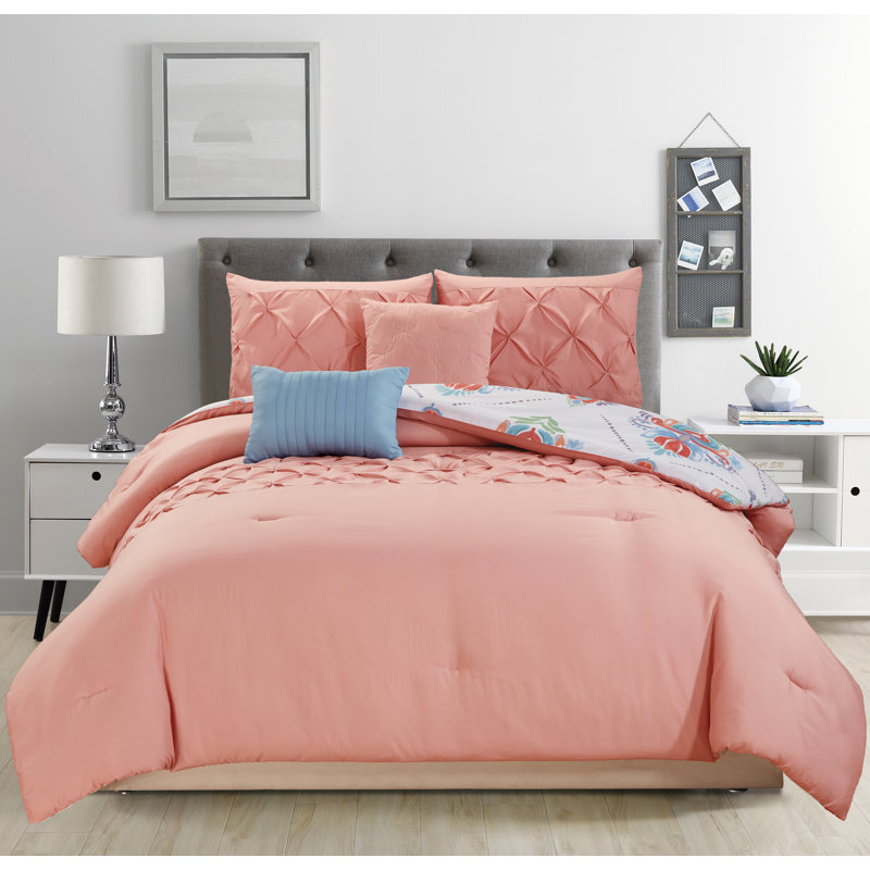Polyester Damask Comforter, King Comforter + 5 Additional Pieces