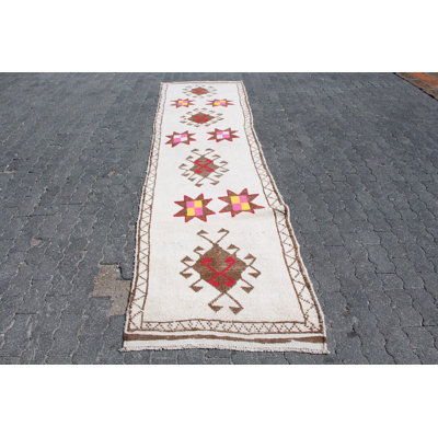 Tapis turc antique Herki - Tapis de couloir long rétro idéal pour les escaliers en blanc