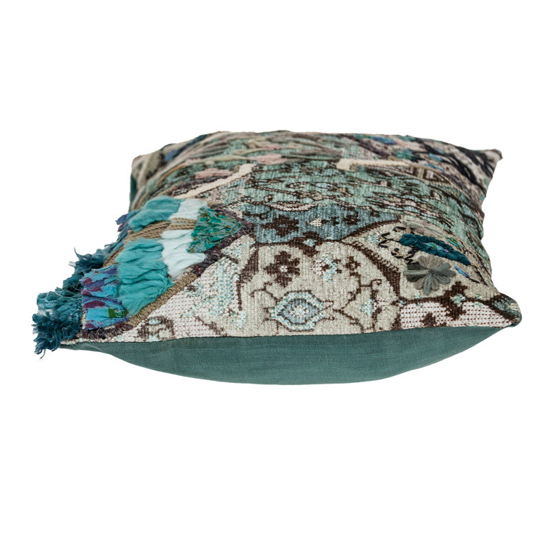 Coussin décoratif en coton beige et vert 14 po x 20 po avec frange