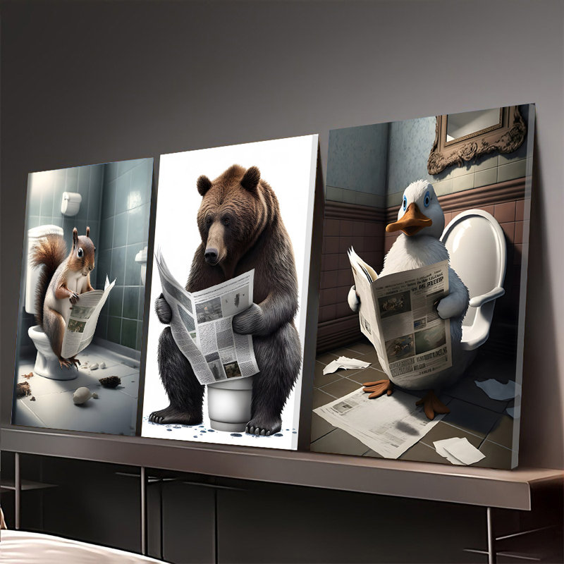 Ensemble de 3 affiches murales encadrées, décoration humoristique pour salle de bain avec des animaux mignons : écureuil, ours et canard lisant le journal sur les toilettes. Impressions sur toile. Décoration humoristique de salle de bain pour la maison, le bureau ou une maison de campagne moderne.