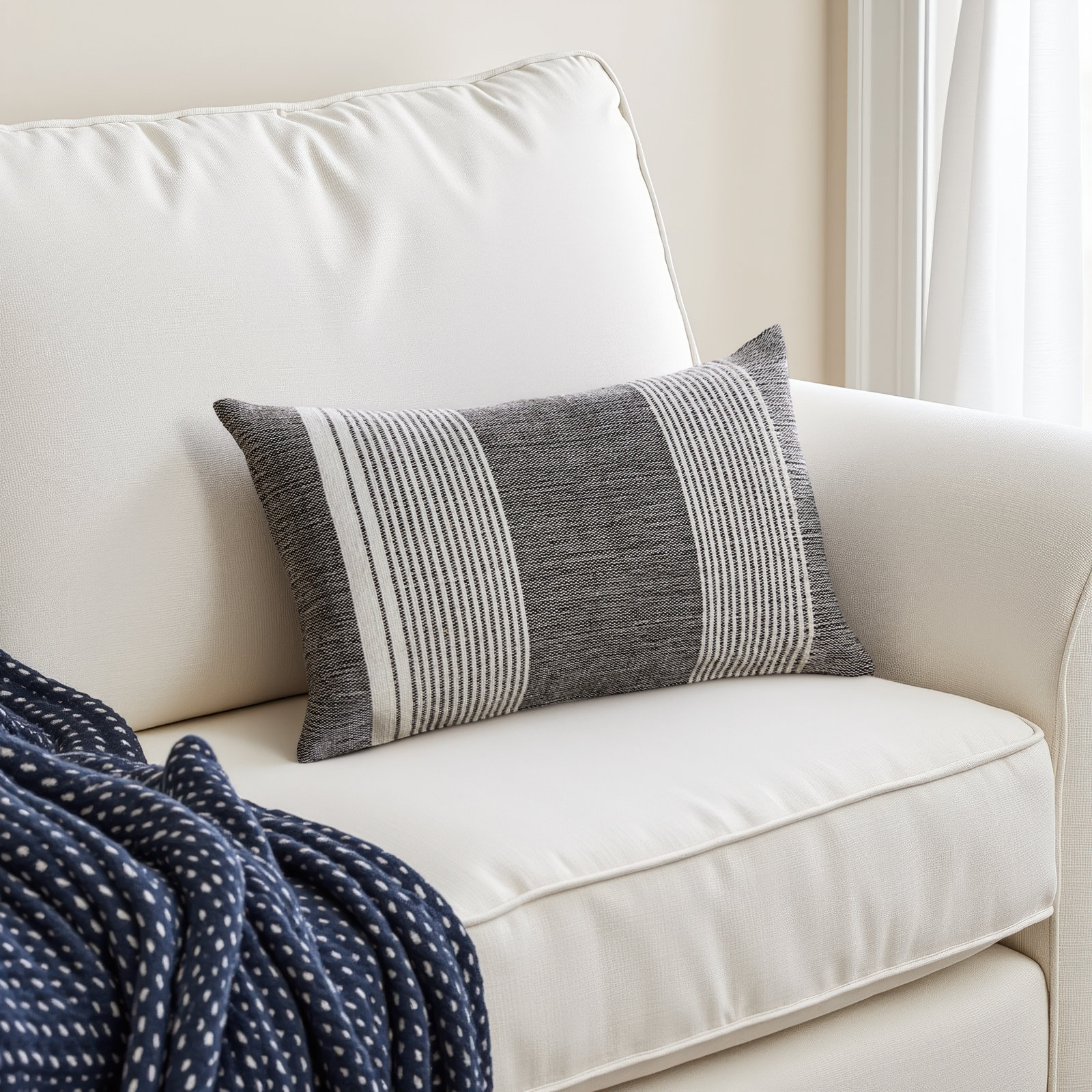 Aelin Pillow Cover, Black/Cream, Polyester/Polyfill
