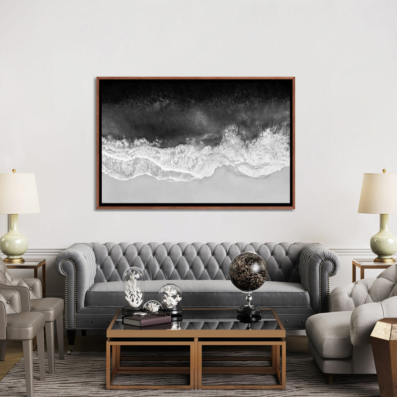 Vagues en noir, gris et blanc par Maggie Olsen, H 26 po x l 40 po, Bois classique, Impression encadrée