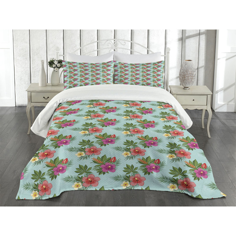 White Quilted Queen Bedspread Set with Pillow Shams