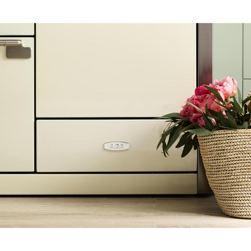 Elise 48" 6 Cubic Feet Induction Freestanding Convection Range, White
