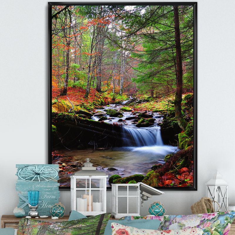 «Beautiful Autumn Forest Waterfall II», œuvre d'art traditionnelle sur toile, H 36 po x l 24 po x P 1 po