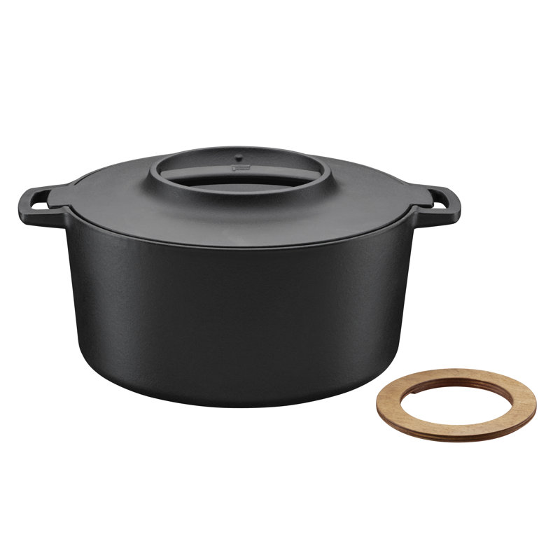 Fiskars® Norden Dutch Oven, 6.3 qt