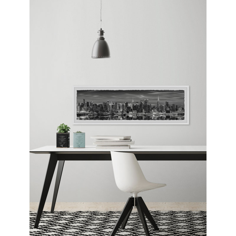 «NYC Night Skyline», reproduction encadrée, H 10 po x l 30 po x P 1,5 po