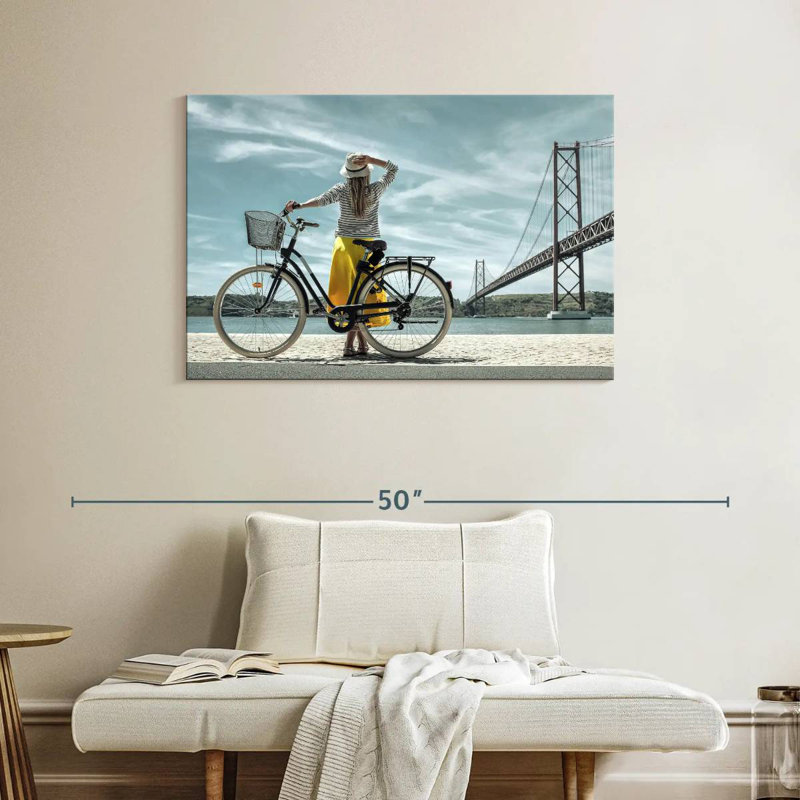 Senne, femme et bicyclette, H 26 po x l 39 po