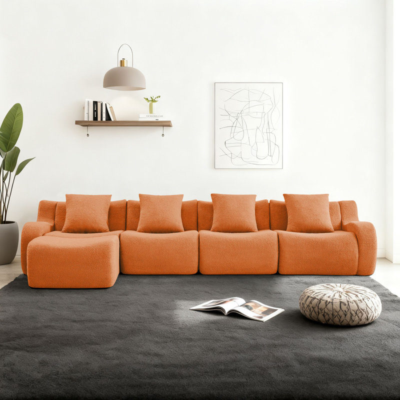 Canapé modulaire rembourré 4 places avec repose-pieds, Orange moelleux, H 35,43 po x l 148,02 po x P 65,73 po