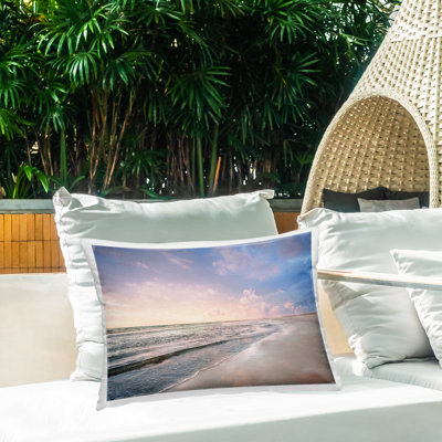 Coussin d'extérieur imprimé plage reculée par Natalie Carpentieri
