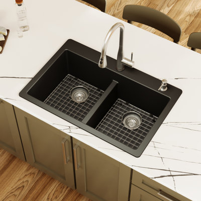 Ensemble d'évier de cuisine encastré à double cuve 50/50 Karran Quartz 33 "X 22"