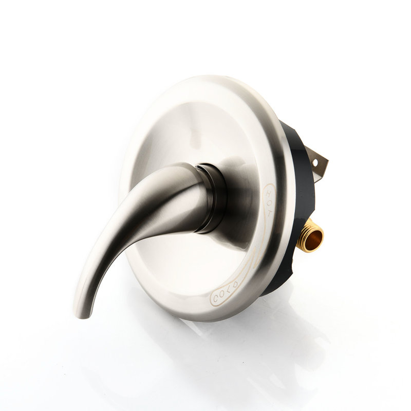 Pomme de douche à 6 jets avec douchette à main en laiton brossé nickel brossé et 5 autres modes de jet Dimensions du colis: 11 po x 5,7 po