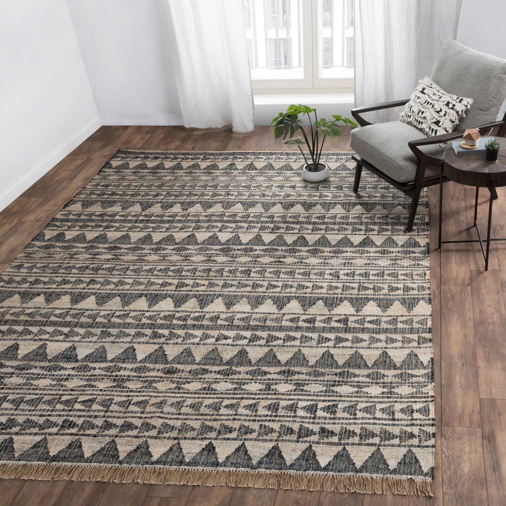 Camille Handmade Black/Beige Rug, Rectangle 5' x 8'