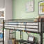 Lit mezzanine simple en métal avec bureau, prise de courant et éclairage à DEL, garde de sécurité et échelle, aucun sommier nécessaire, noir