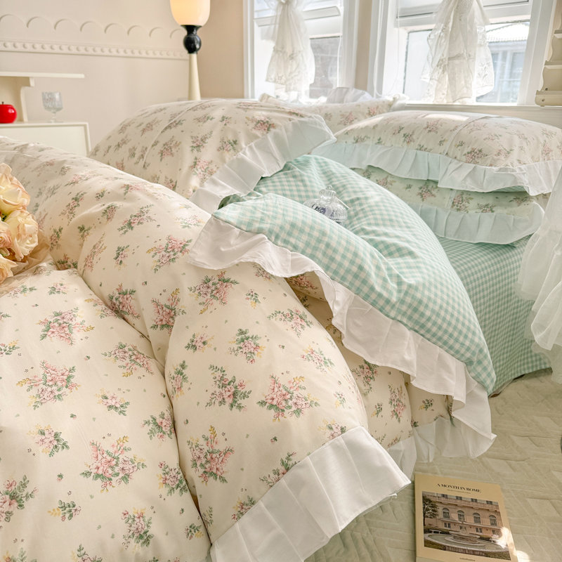 Microfiber Floral Print Comforter Set, Queen Comforter + 2 Pillowcases