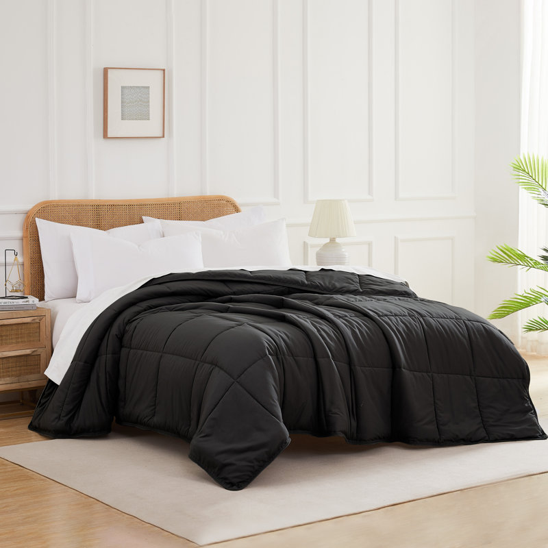 Vilano Springs ® Oversized Down Alternative Comforter with piped Edging and corner loops, Easy care, Queen Comforter, Black